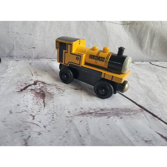 Thomas & Friends Wooden Railway Duncan Train Tank Engine Yellow #6 - Picture 1 of 7